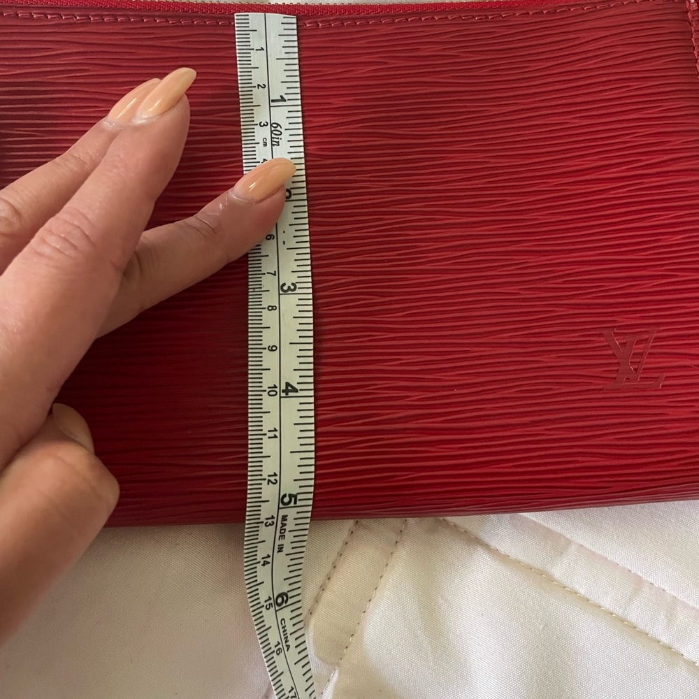 ❗️SOLD❗️Louis Vuitton Red epi Pochette - Picture 9 of 12